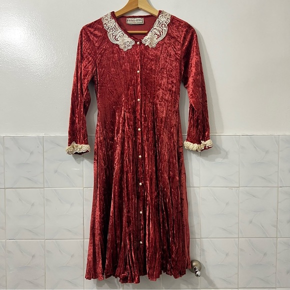 Vintage XS Red Crushed Velvet Midi Dress Victorian Whimsigoth Fairy Grunge 70s - Picture 1 of 11